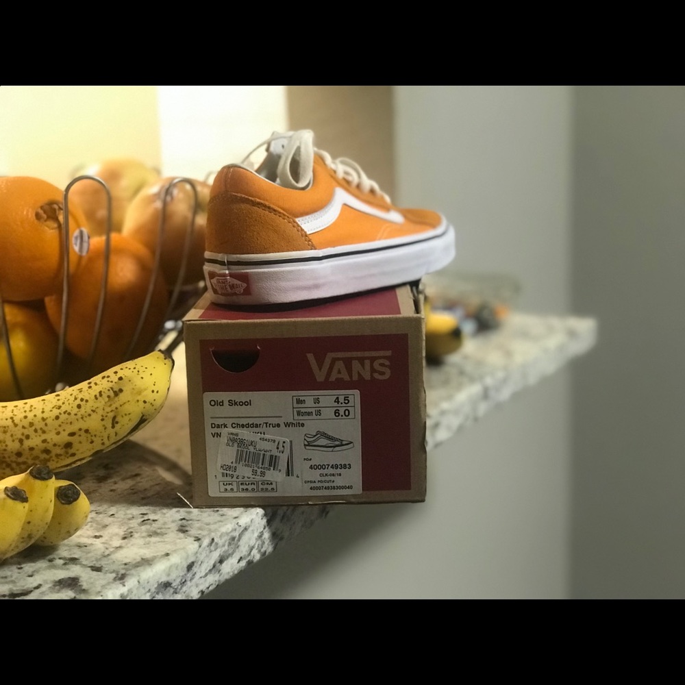 Vans - Picture 3 of 4